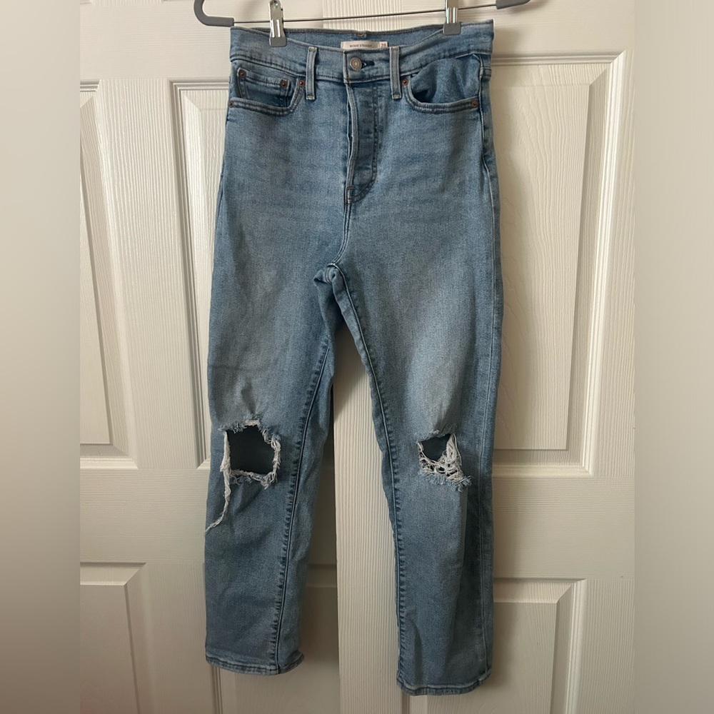Levi's High Rise Light Wash Distressed Jeans 28